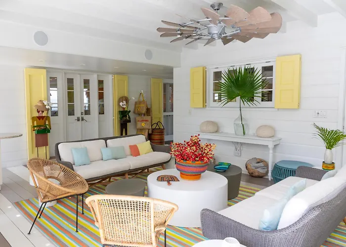 Allamanda Harbour Island - Restored Historic Home W/Pool, Outside